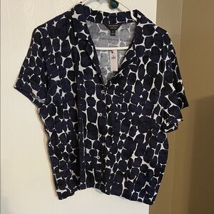 Banana Republic Linen Blend Navy and White Shirt